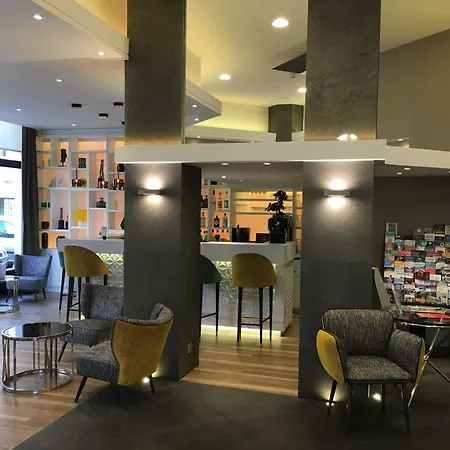 Best Western Plus Hotel Carlton Annecy-3